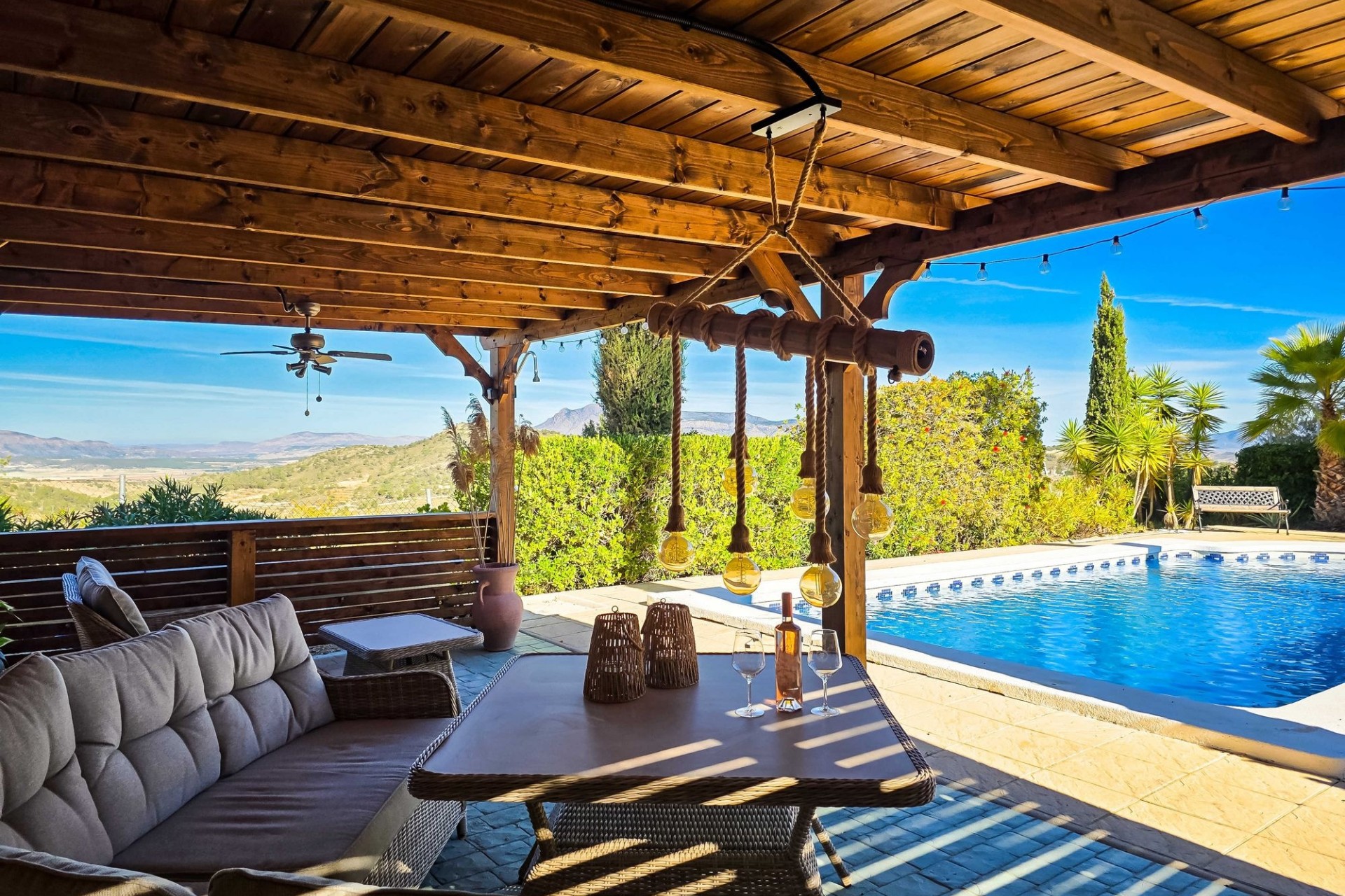 Herverkoop - Vrijstaande Villa -
La Zarza