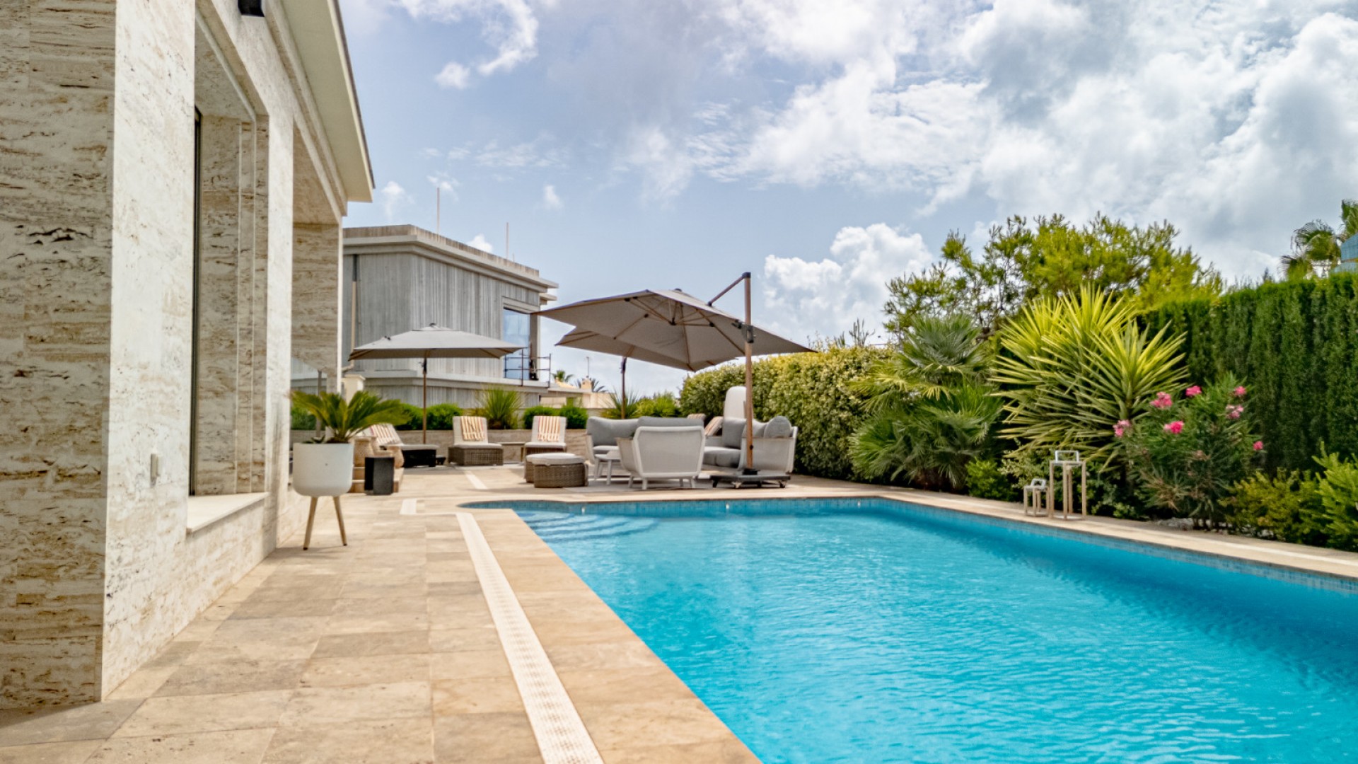 Herverkoop - Vrijstaande Villa -
La Zenia - Beachside