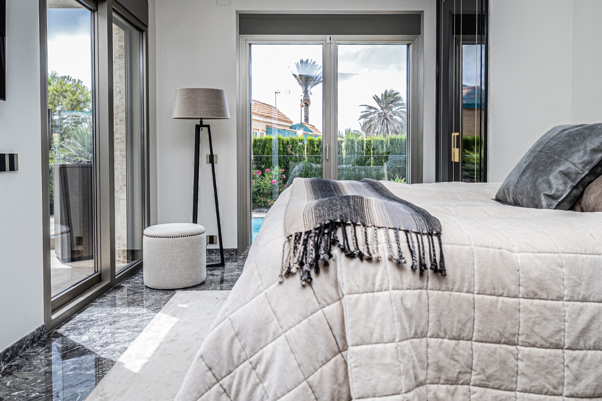 Herverkoop - Vrijstaande Villa -
La Zenia - Beachside