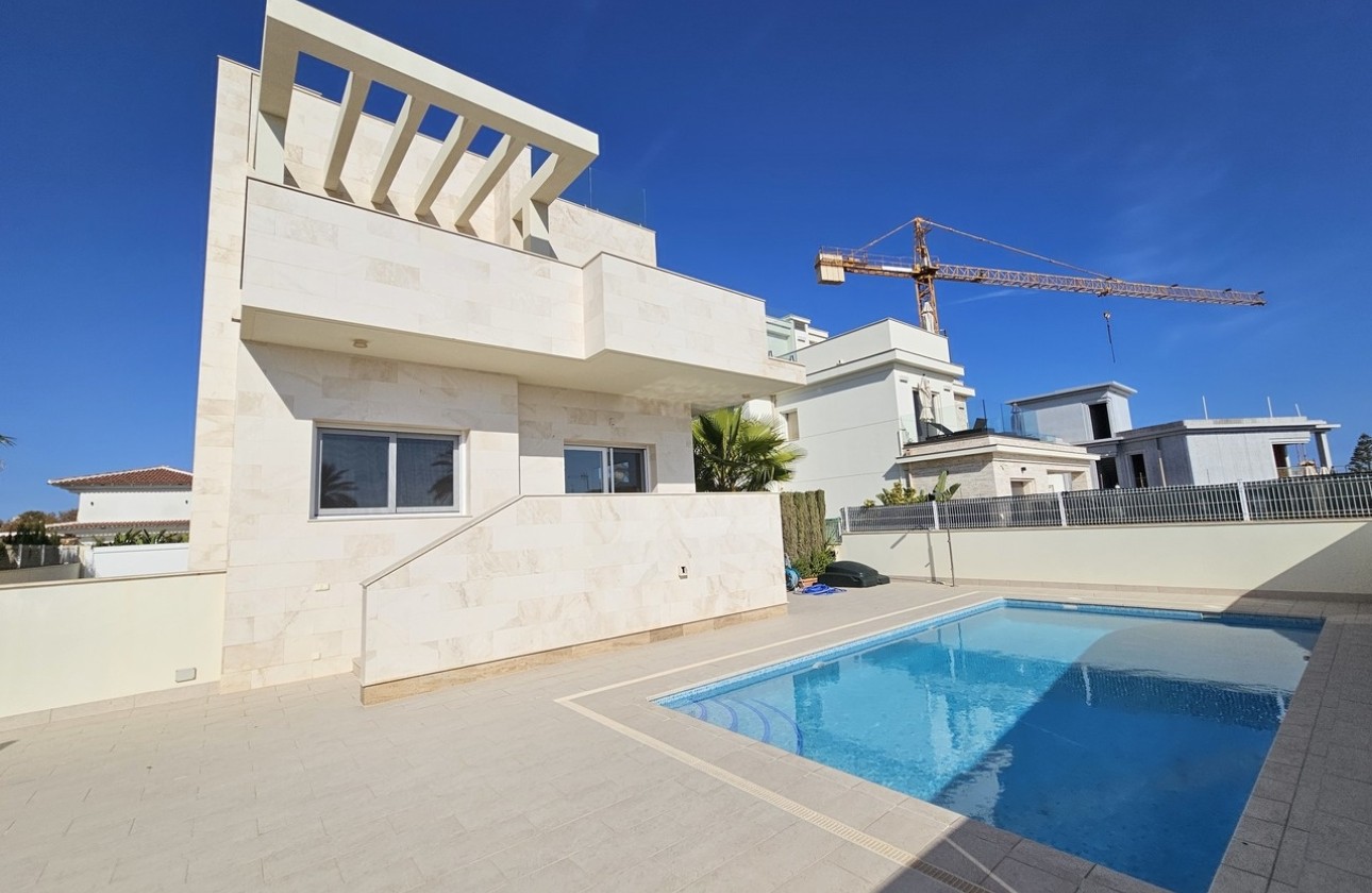 Herverkoop - Vrijstaande Villa -
La Zenia - Costa Blanca