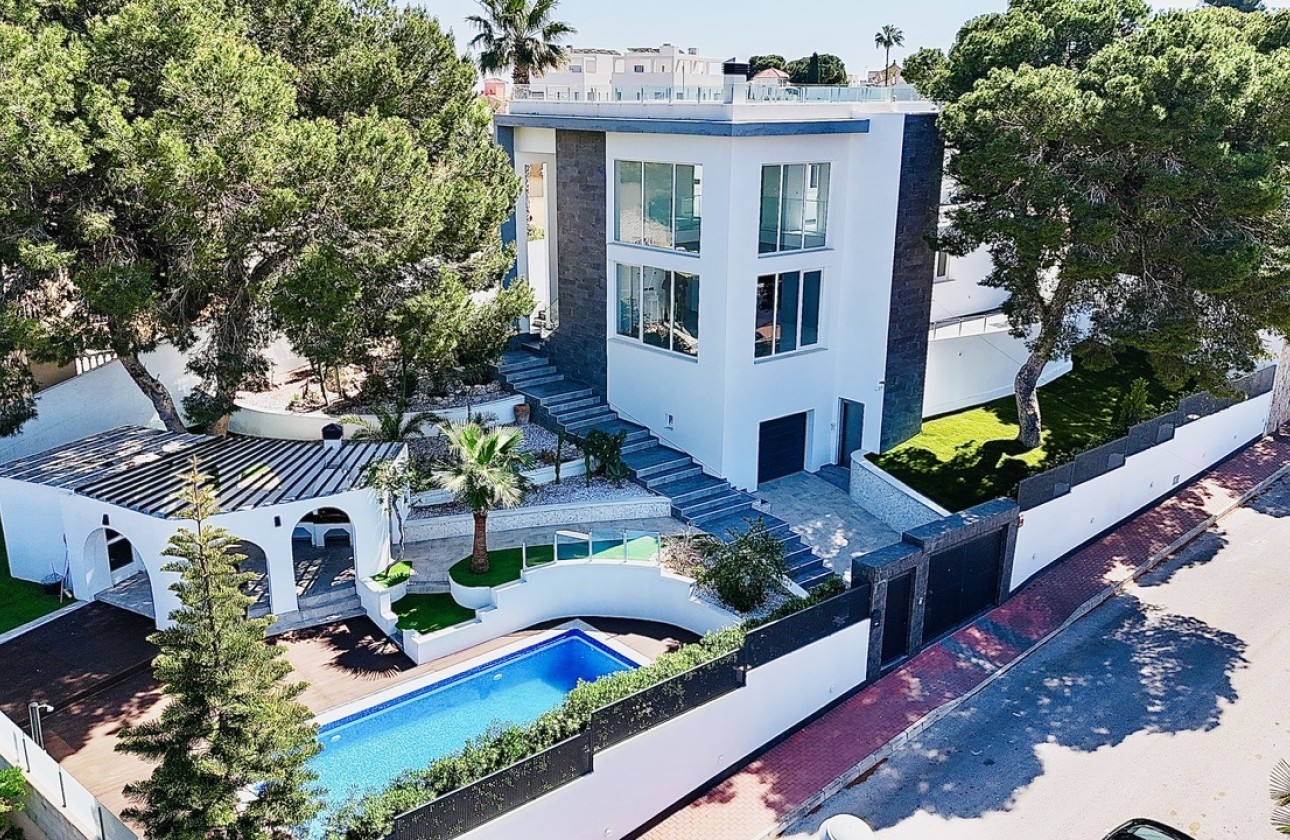 Herverkoop - Vrijstaande Villa -
Los Balcones - Los Altos del Edén - Costa Blanca
