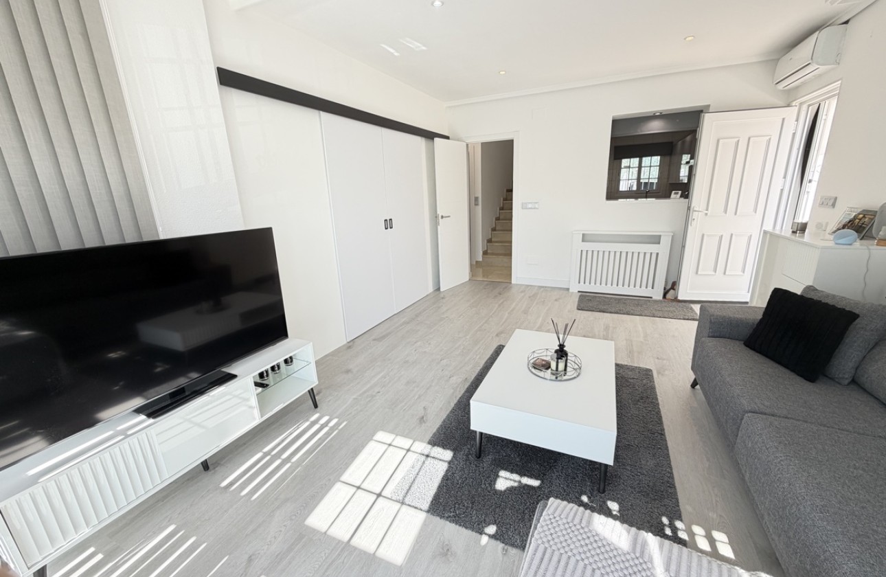 Herverkoop - Vrijstaande Villa -
Los Dolses