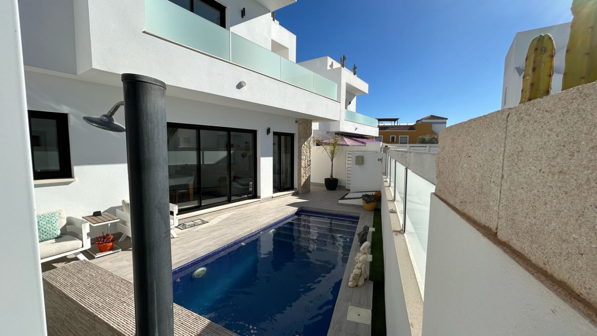 Herverkoop - Vrijstaande Villa -
Los Montesinos - La Herada
