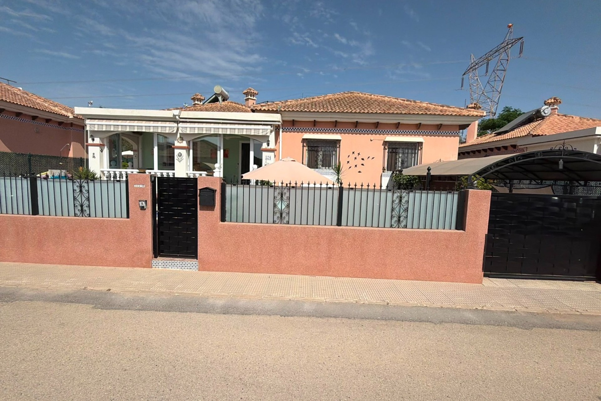 Herverkoop - Vrijstaande villa -
Los Montesinos - La Herrada