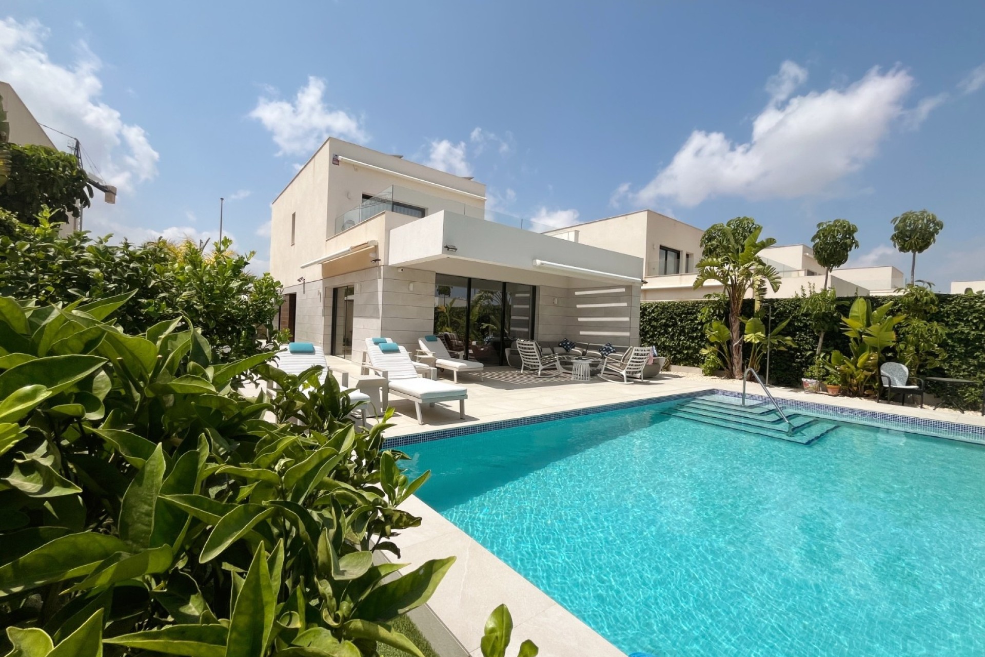 Herverkoop - Vrijstaande villa -
Los Montesinos - La Herrada