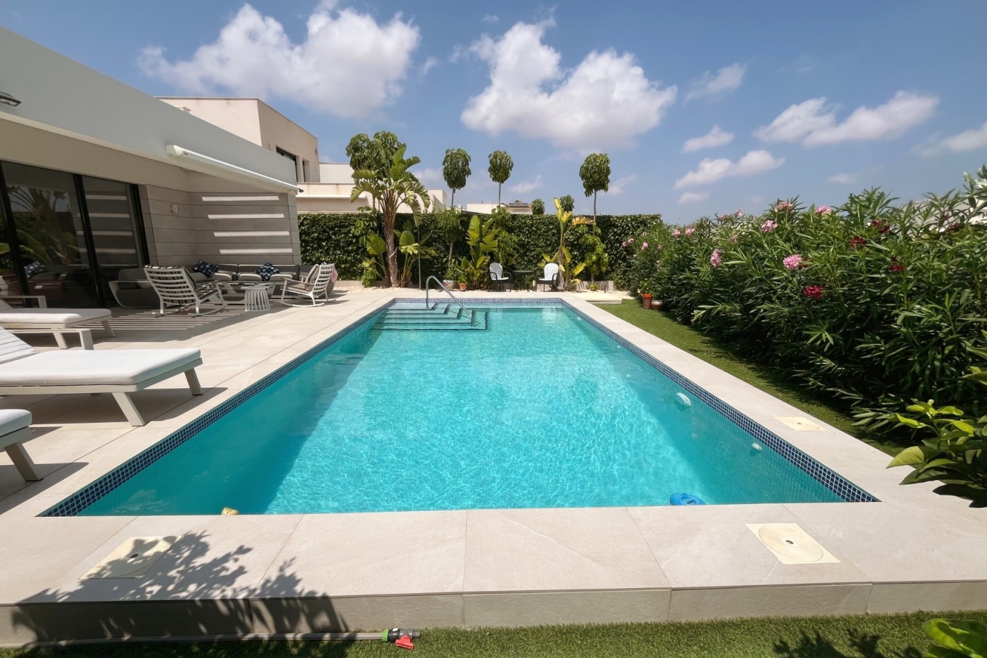 Herverkoop - Vrijstaande villa -
Los Montesinos - La Herrada