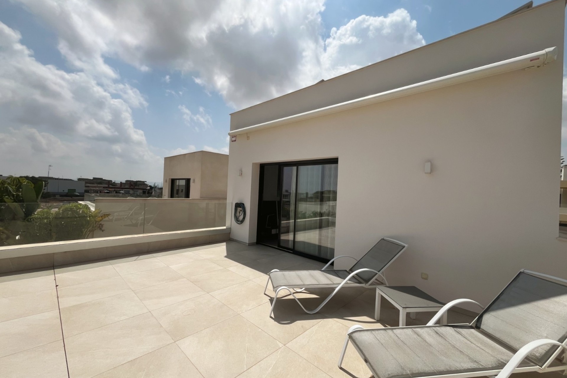 Herverkoop - Vrijstaande villa -
Los Montesinos - La Herrada