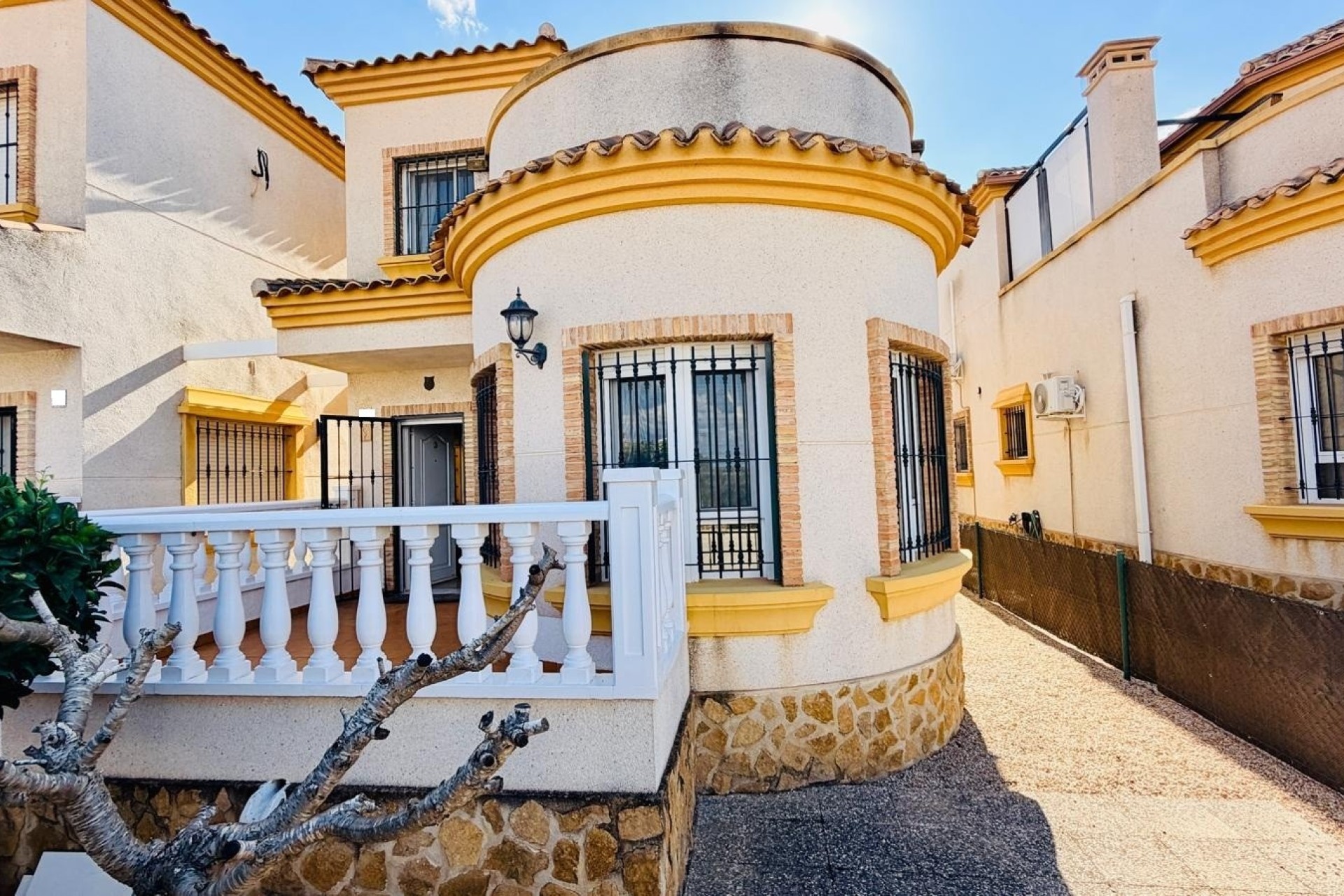 Herverkoop - Vrijstaande villa -
Los Montesinos - La Herrada