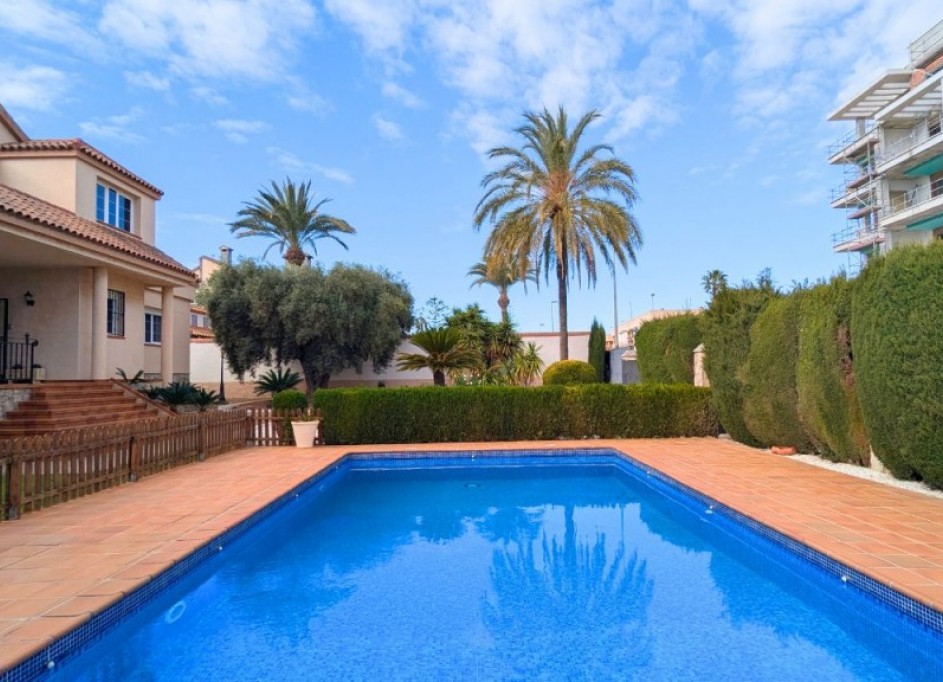 Herverkoop - Vrijstaande Villa -
Mil Palmeras