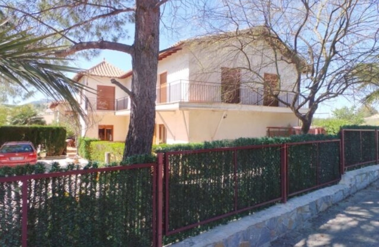 Herverkoop - Vrijstaande Villa -
Monóvar