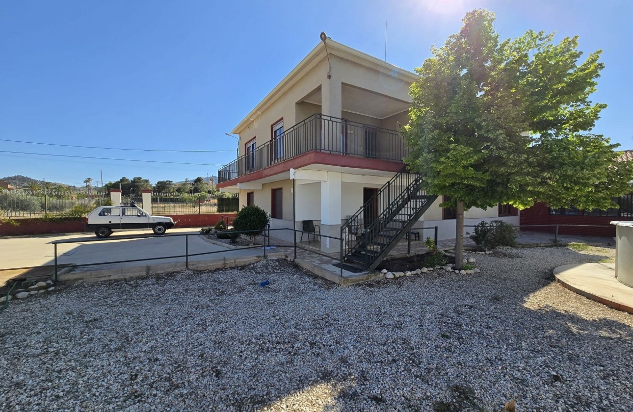 Herverkoop - Vrijstaande Villa -
Monóvar