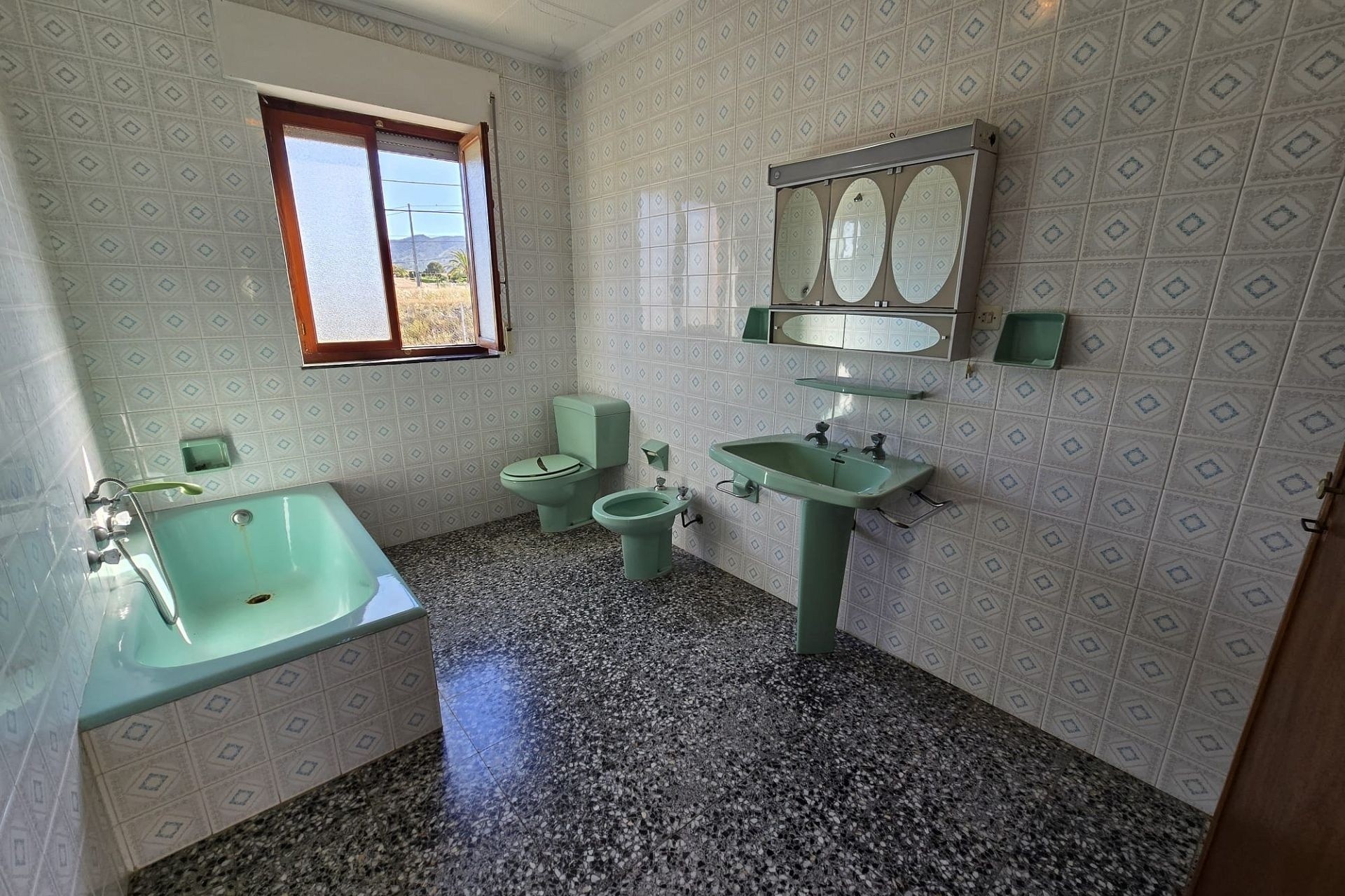 Herverkoop - Vrijstaande Villa -
Monóvar