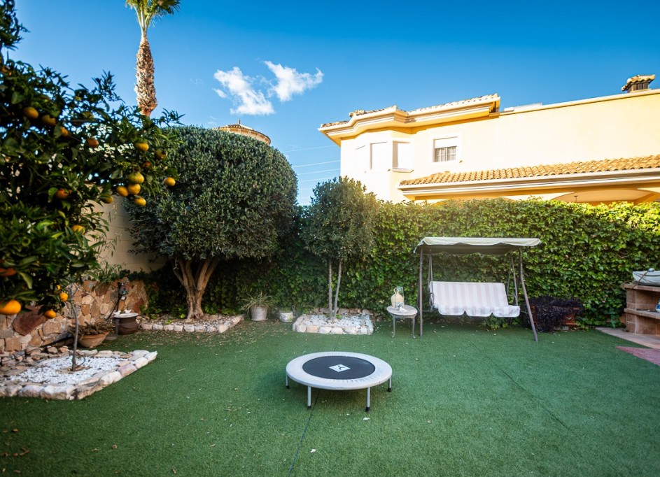 Herverkoop - Vrijstaande Villa -
Orihuela - Benferri