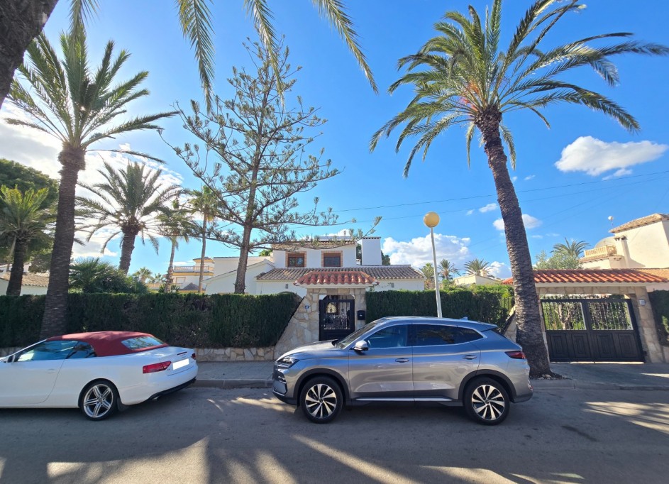 Herverkoop - Vrijstaande Villa -
Orihuela Costa - Cabo Roig