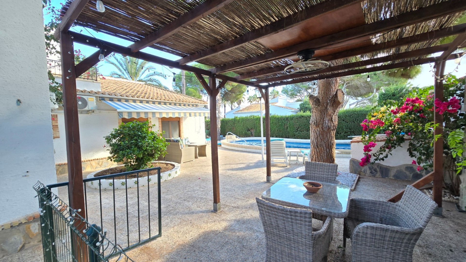 Herverkoop - Vrijstaande Villa -
Orihuela Costa - Cabo Roig