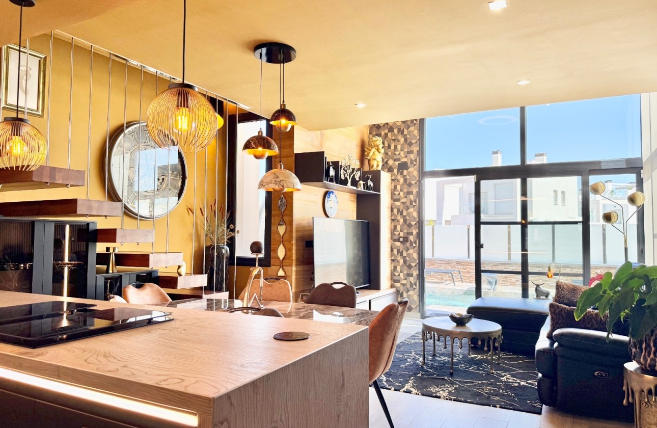 Herverkoop - Vrijstaande Villa -
Orihuela Costa - Cabo Roig