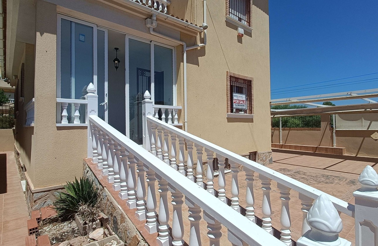 Herverkoop - Vrijstaande Villa -
Orihuela Costa - Castillo de Don Juan