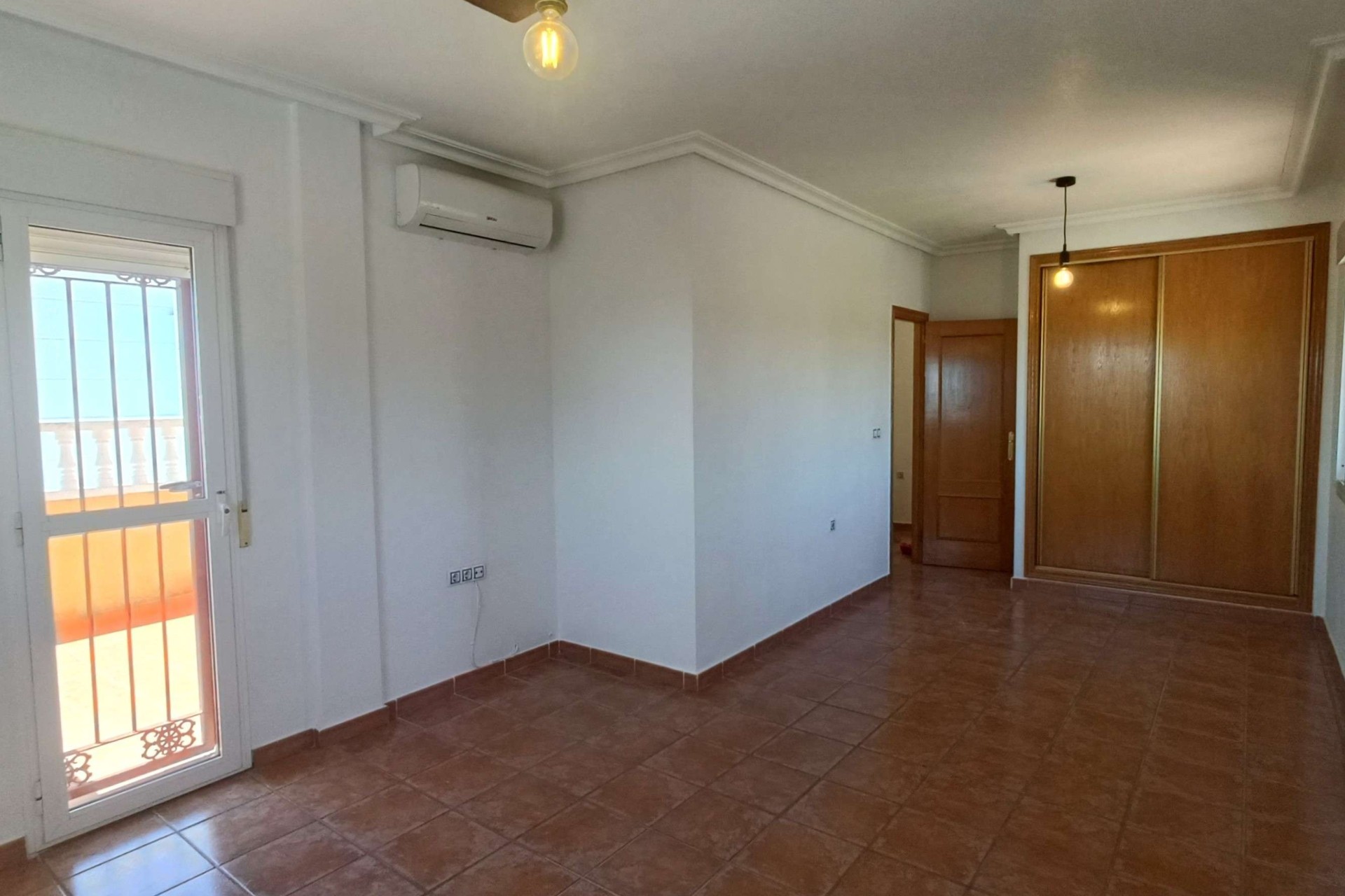 Herverkoop - Vrijstaande Villa -
Orihuela Costa - Castillo de Don Juan