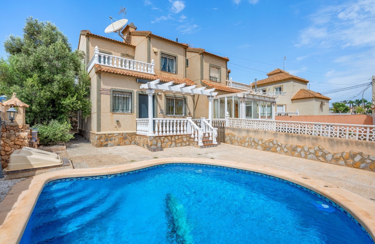 Herverkoop - Vrijstaande Villa -
Orihuela Costa - El Galan