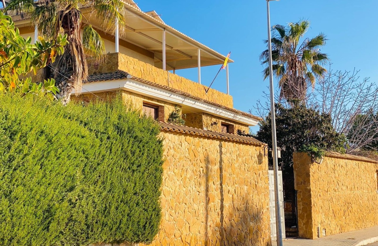 Herverkoop - Vrijstaande Villa -
Orihuela Costa - La Florida