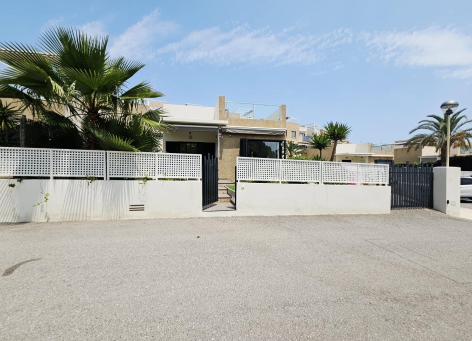 Herverkoop - Vrijstaande Villa -
Orihuela Costa - La Regia