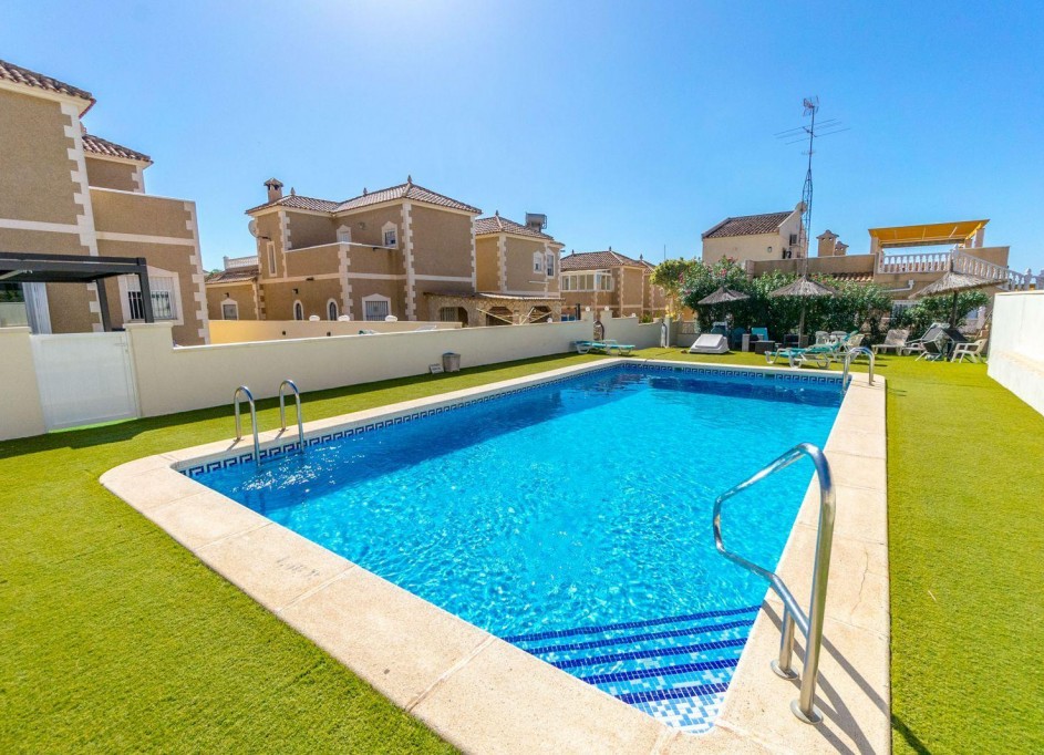 Herverkoop - Vrijstaande Villa -
Orihuela Costa - Las Filipinas