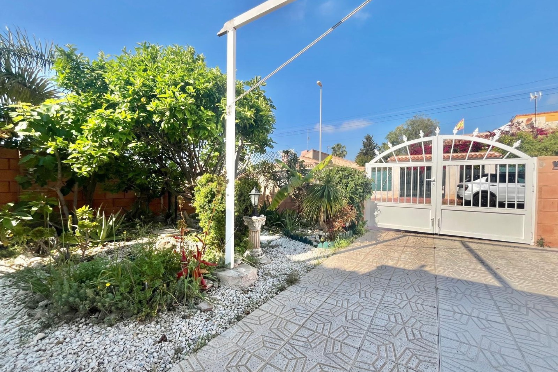 Herverkoop - Vrijstaande Villa -
Orihuela Costa - Los Almendros-la Florida
