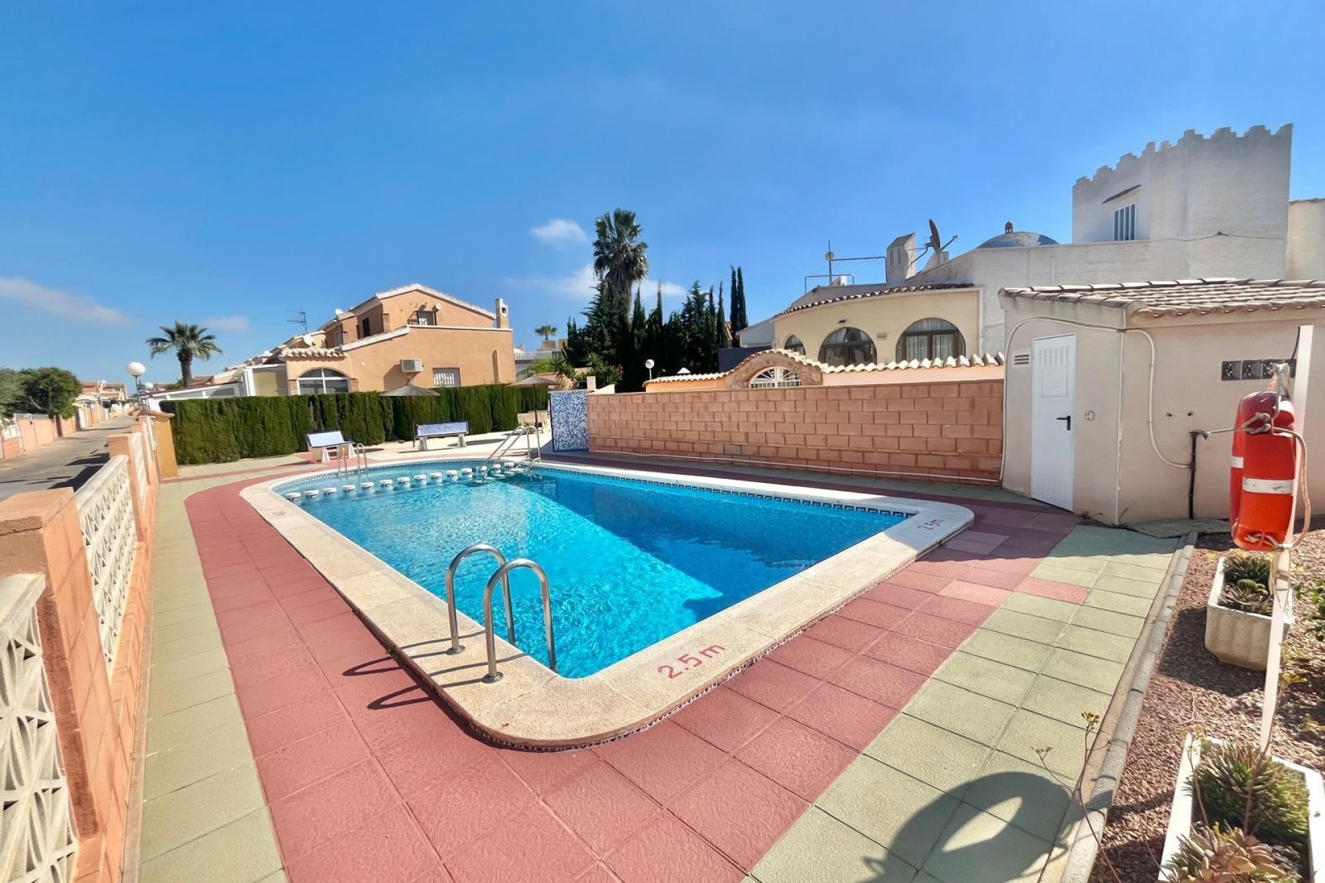 Herverkoop - Vrijstaande Villa -
Orihuela Costa - Los Almendros-la Florida