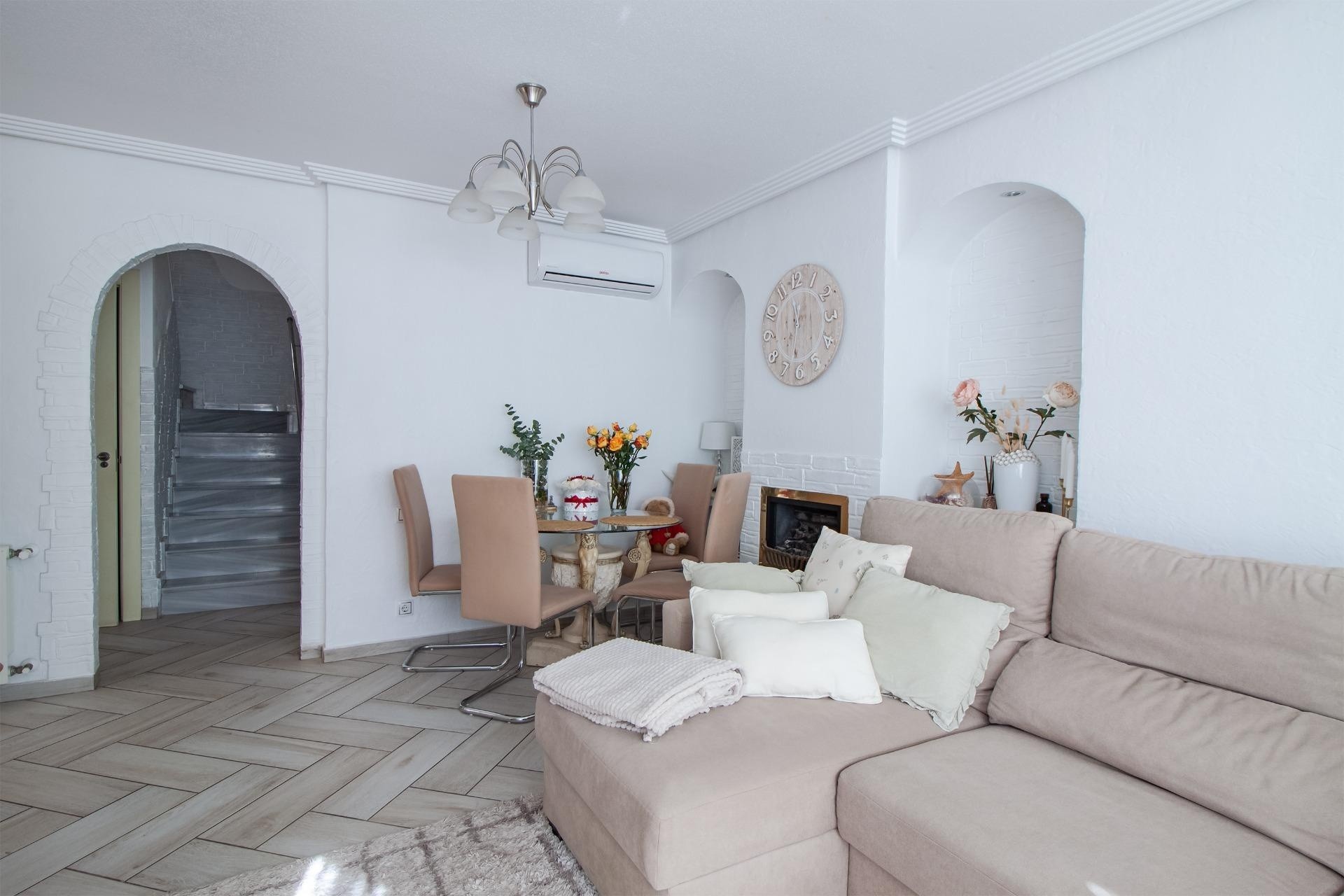Herverkoop - Vrijstaande Villa -
Orihuela Costa - Los Almendros-la Florida
