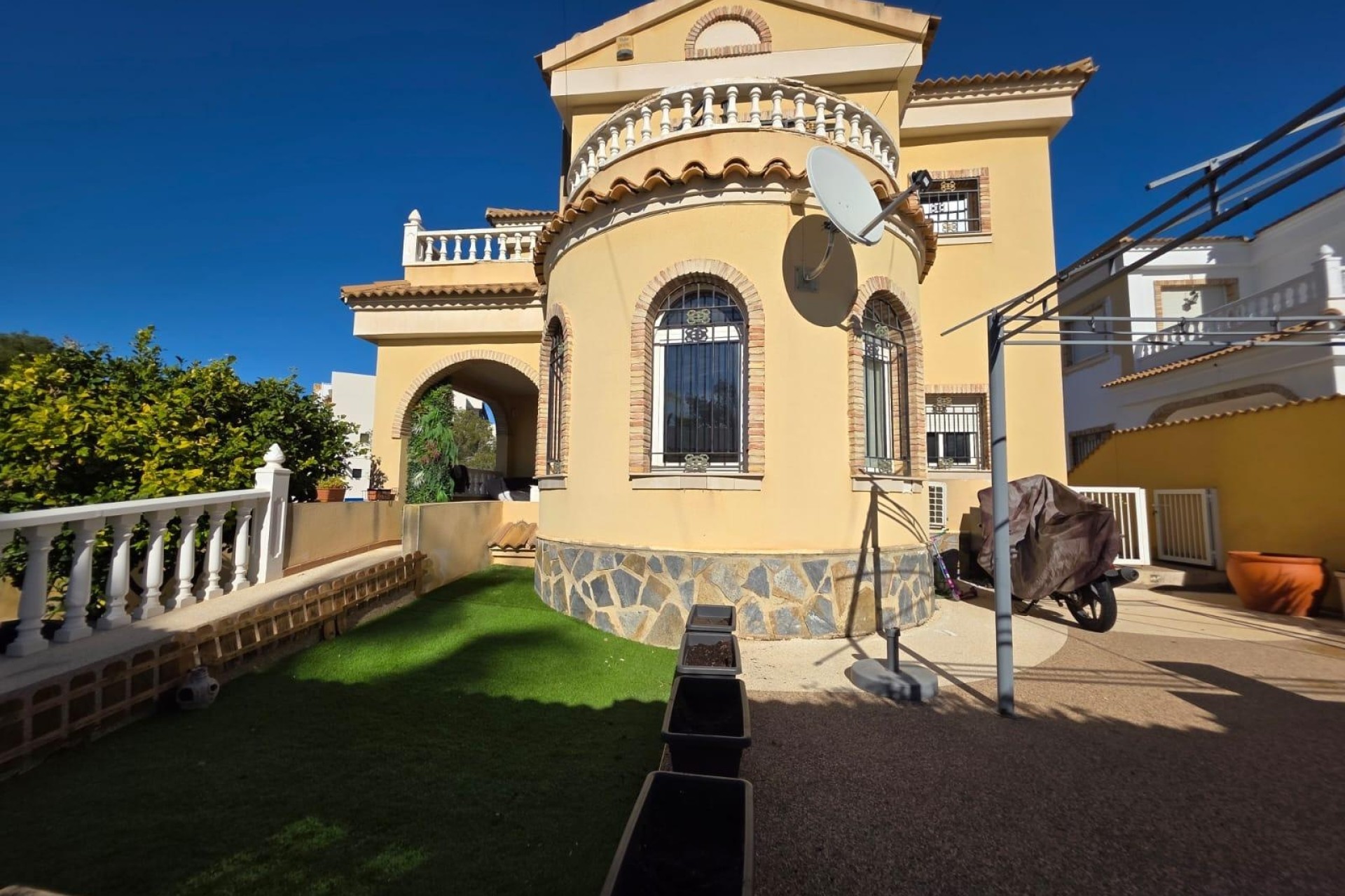 Herverkoop - Vrijstaande Villa -
Orihuela Costa - Villamartín-Las Filipinas