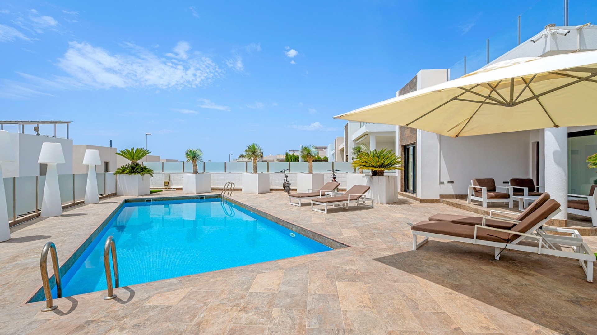 Herverkoop - Vrijstaande Villa -
Orihuela Costa - Villamartín