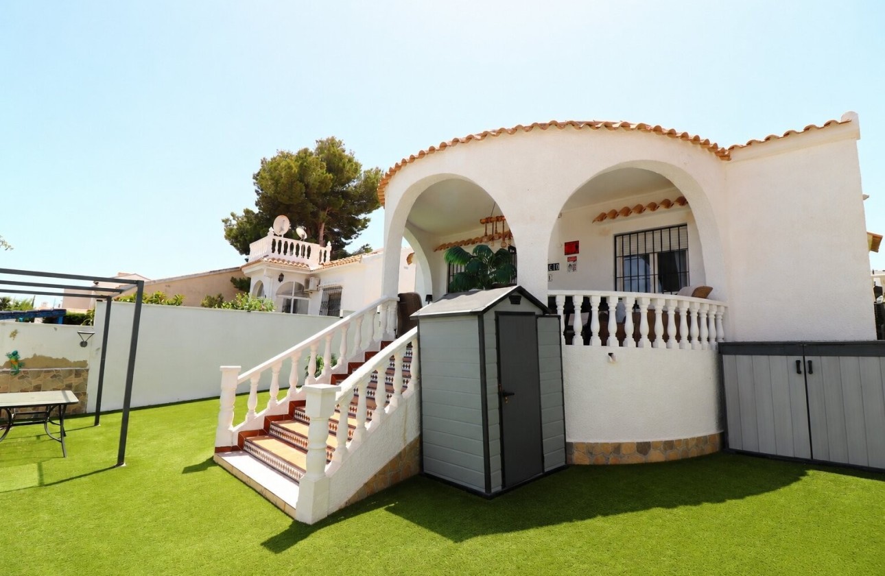 Herverkoop - Vrijstaande villa -
Orihuela Costa - Villamartin