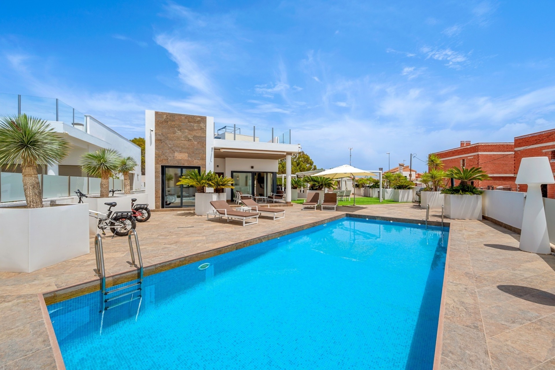 Herverkoop - Vrijstaande Villa -
Orihuela Costa - Villamartín