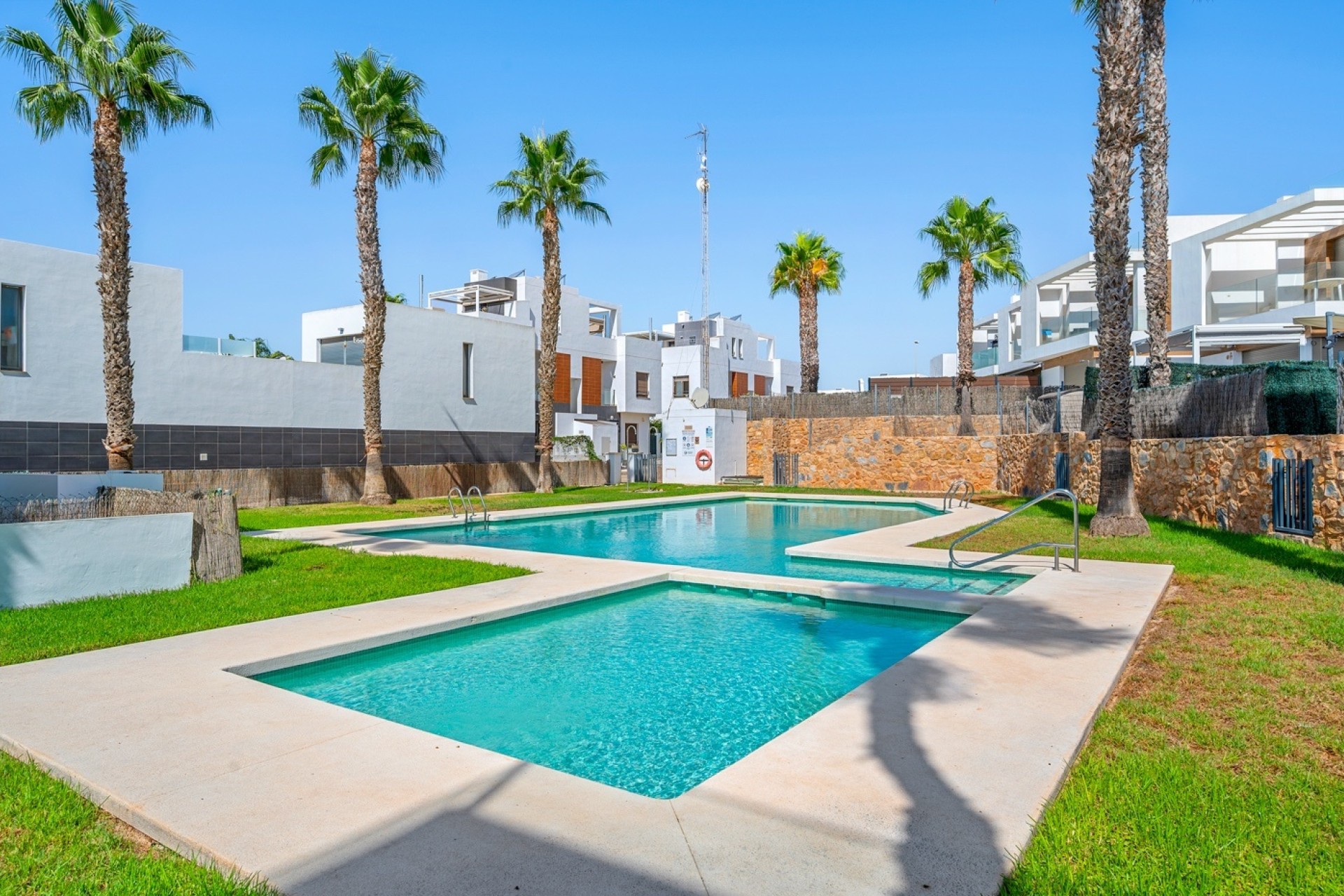 Herverkoop - Vrijstaande Villa -
Orihuela Costa - Villamartín