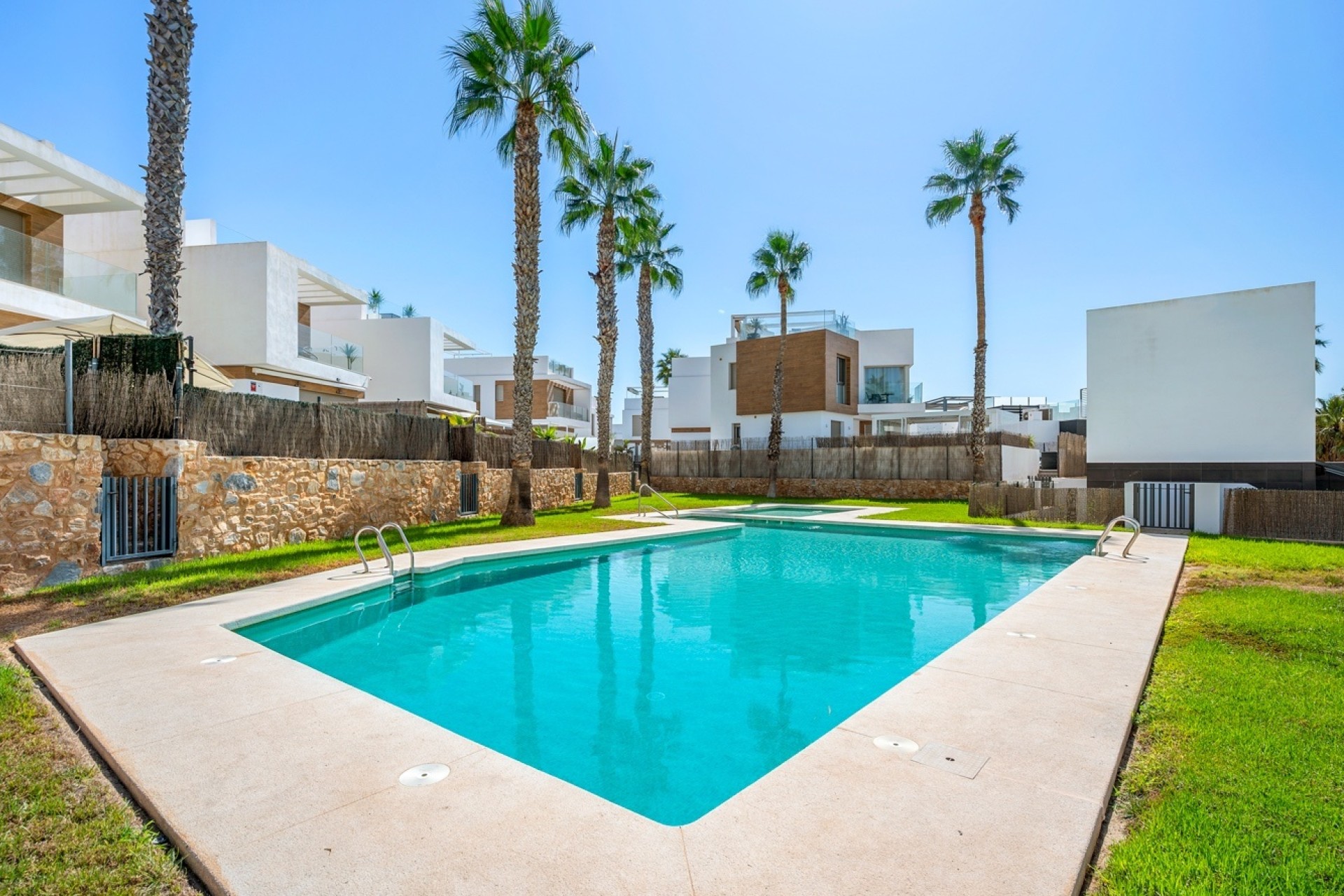 Herverkoop - Vrijstaande Villa -
Orihuela Costa - Villamartín