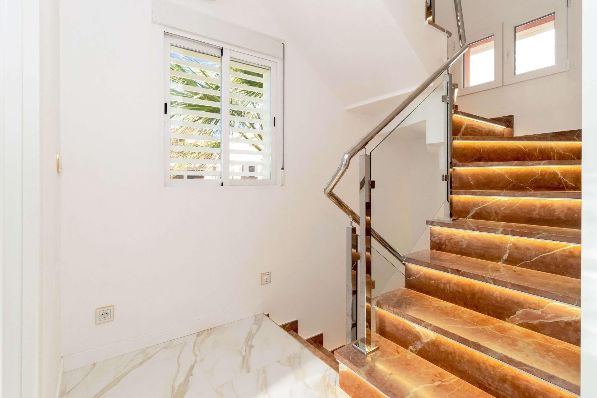 Herverkoop - Vrijstaande Villa -
Orihuela Costa