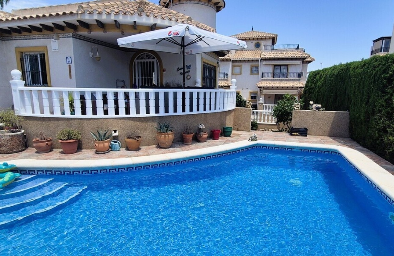 Herverkoop - Vrijstaande Villa -
Orihuela Costa