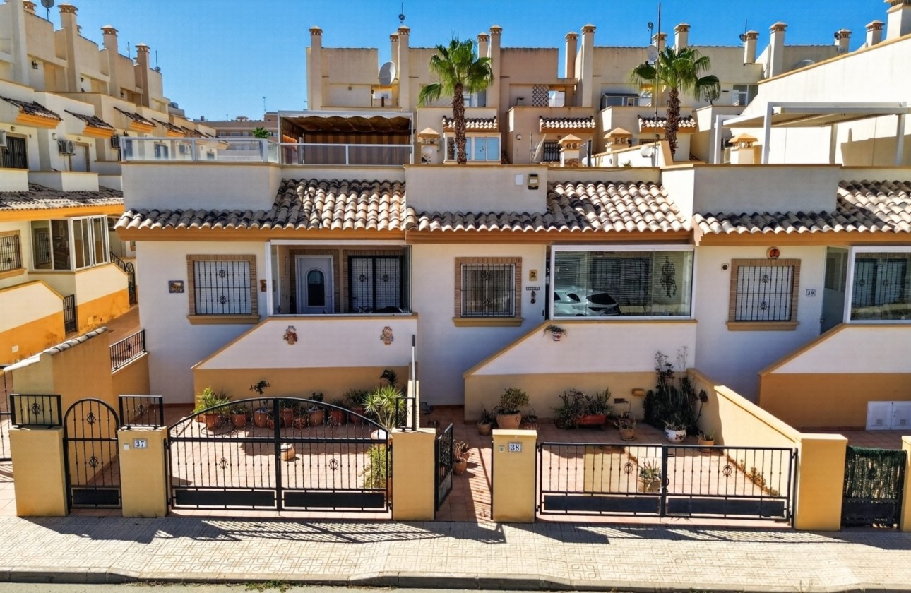 Herverkoop - Vrijstaande Villa -
Orihuela Costa