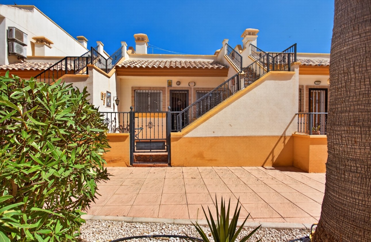 Herverkoop - Vrijstaande Villa -
Orihuela Costa
