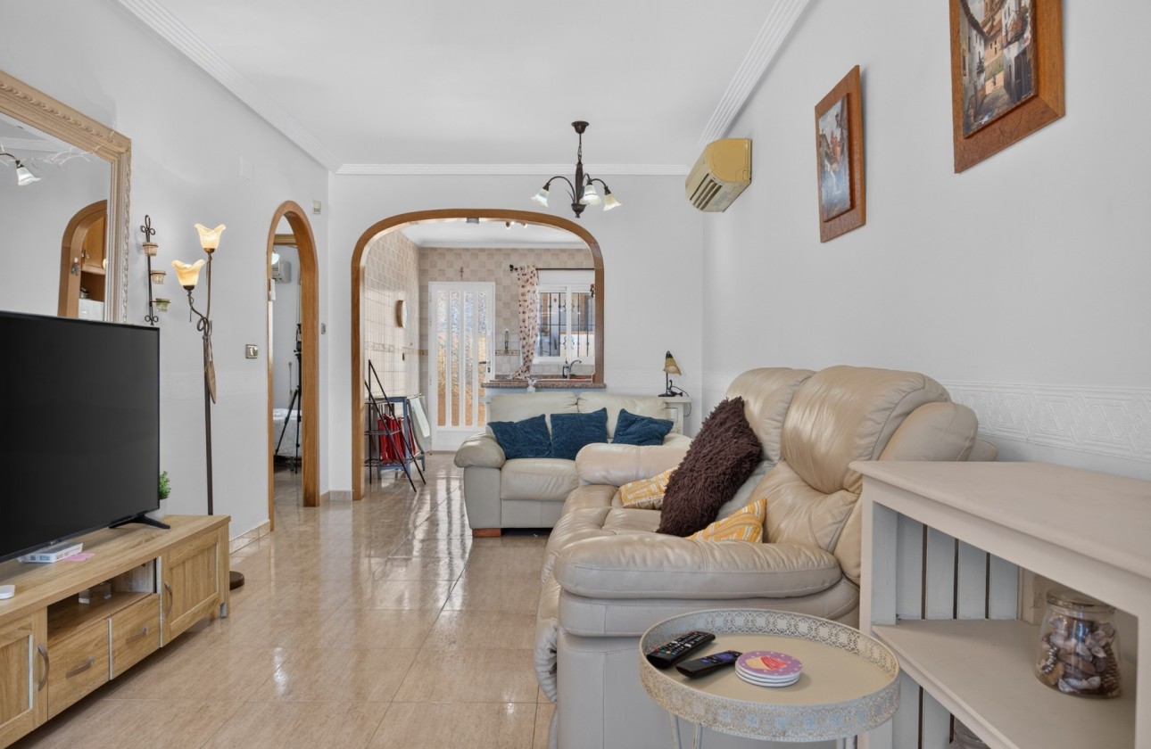 Herverkoop - Vrijstaande Villa -
Orihuela Costa
