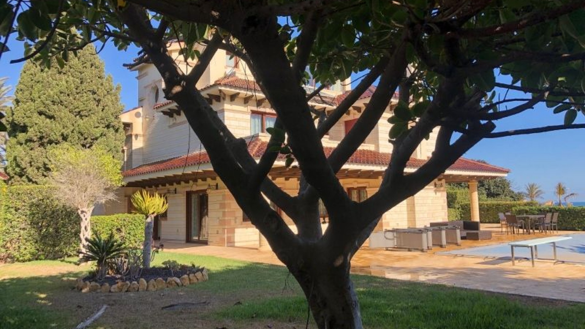 Herverkoop - Vrijstaande Villa -
Orihuela Costa