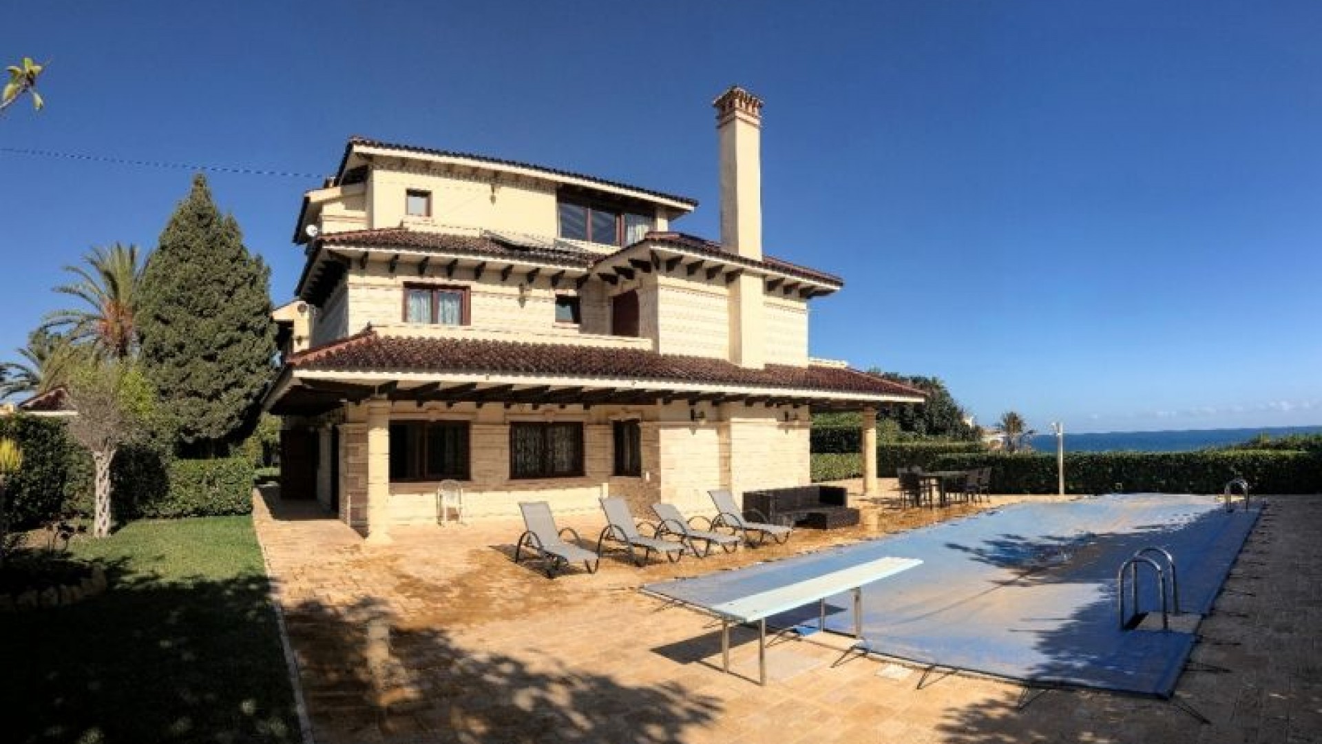 Herverkoop - Vrijstaande Villa -
Orihuela Costa