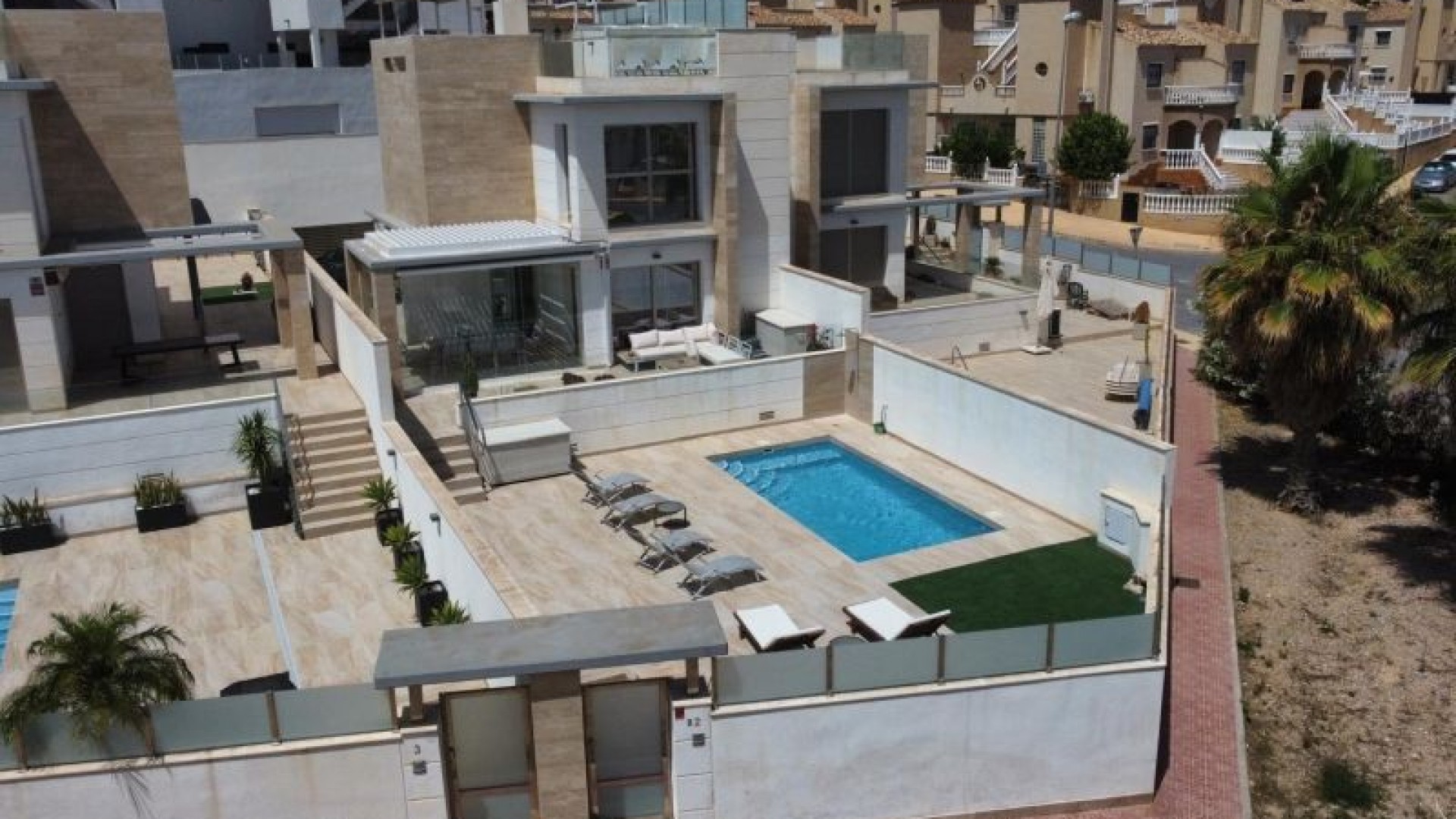 Herverkoop - Vrijstaande Villa -
Orihuela Costa