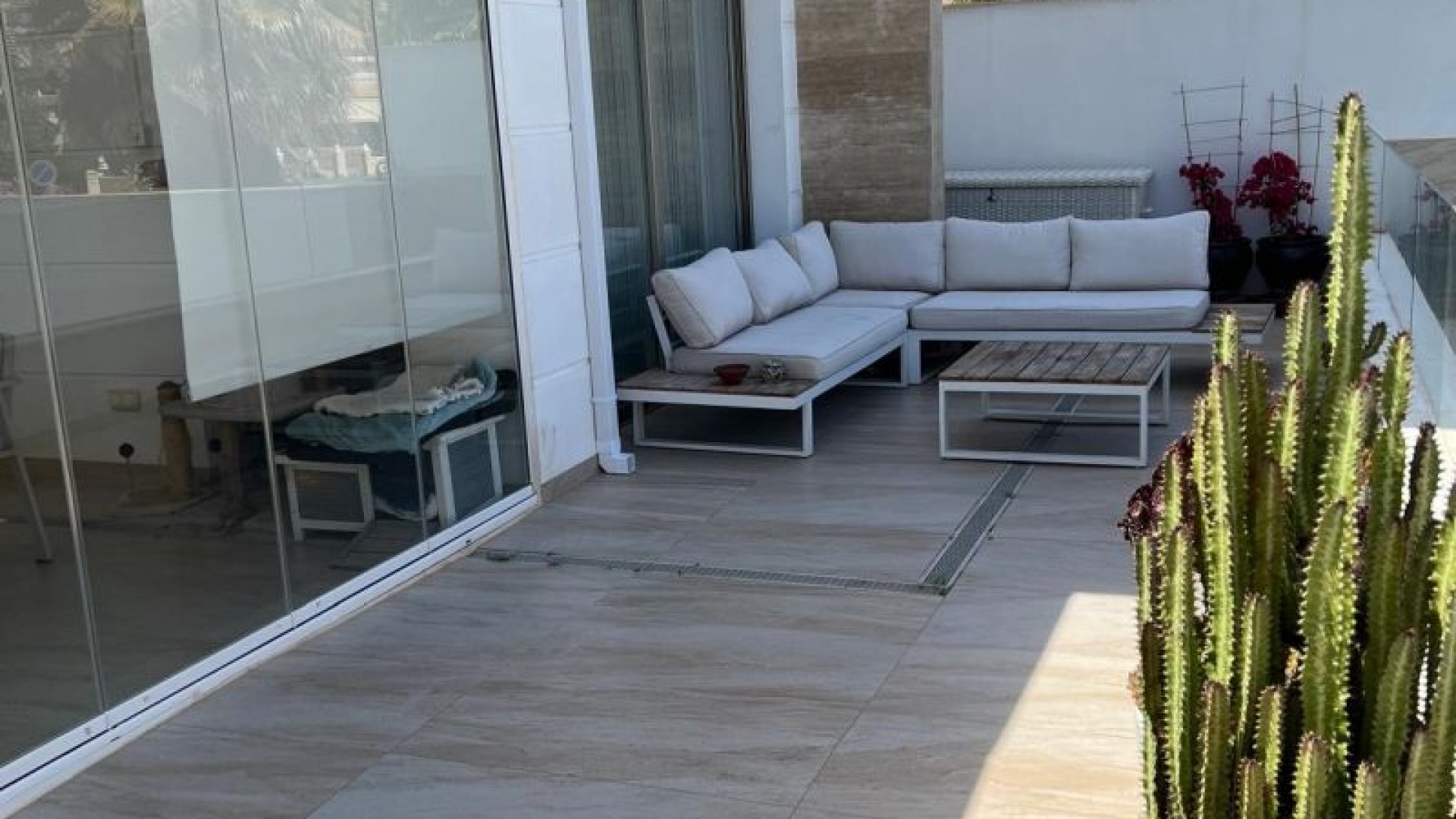 Herverkoop - Vrijstaande Villa -
Orihuela Costa