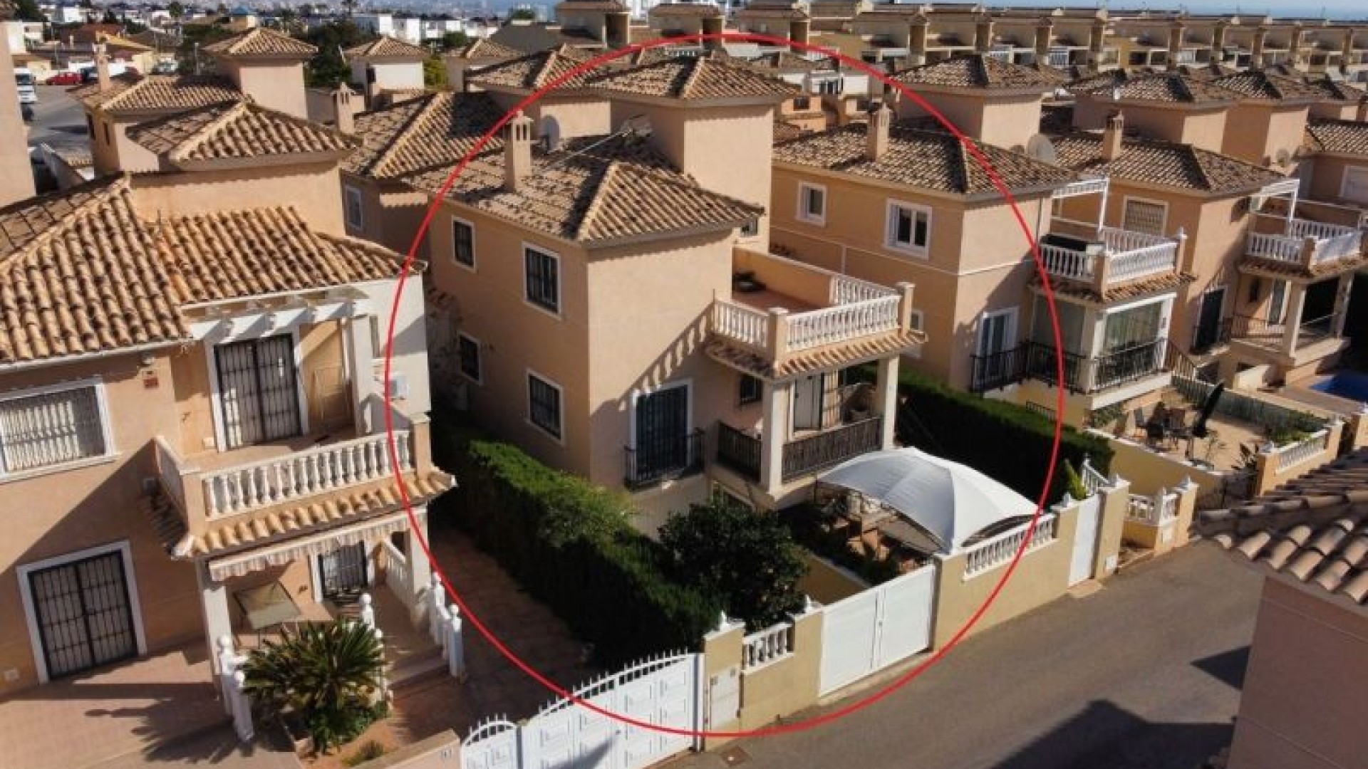 Herverkoop - Vrijstaande Villa -
Orihuela Costa