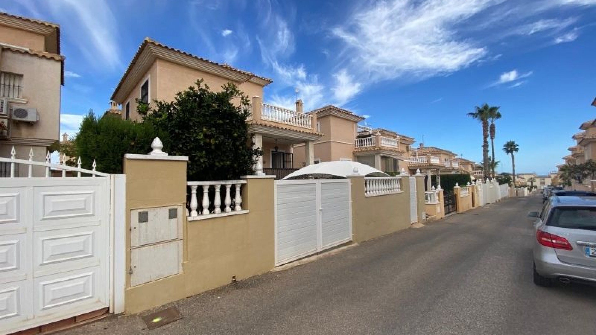 Herverkoop - Vrijstaande Villa -
Orihuela Costa
