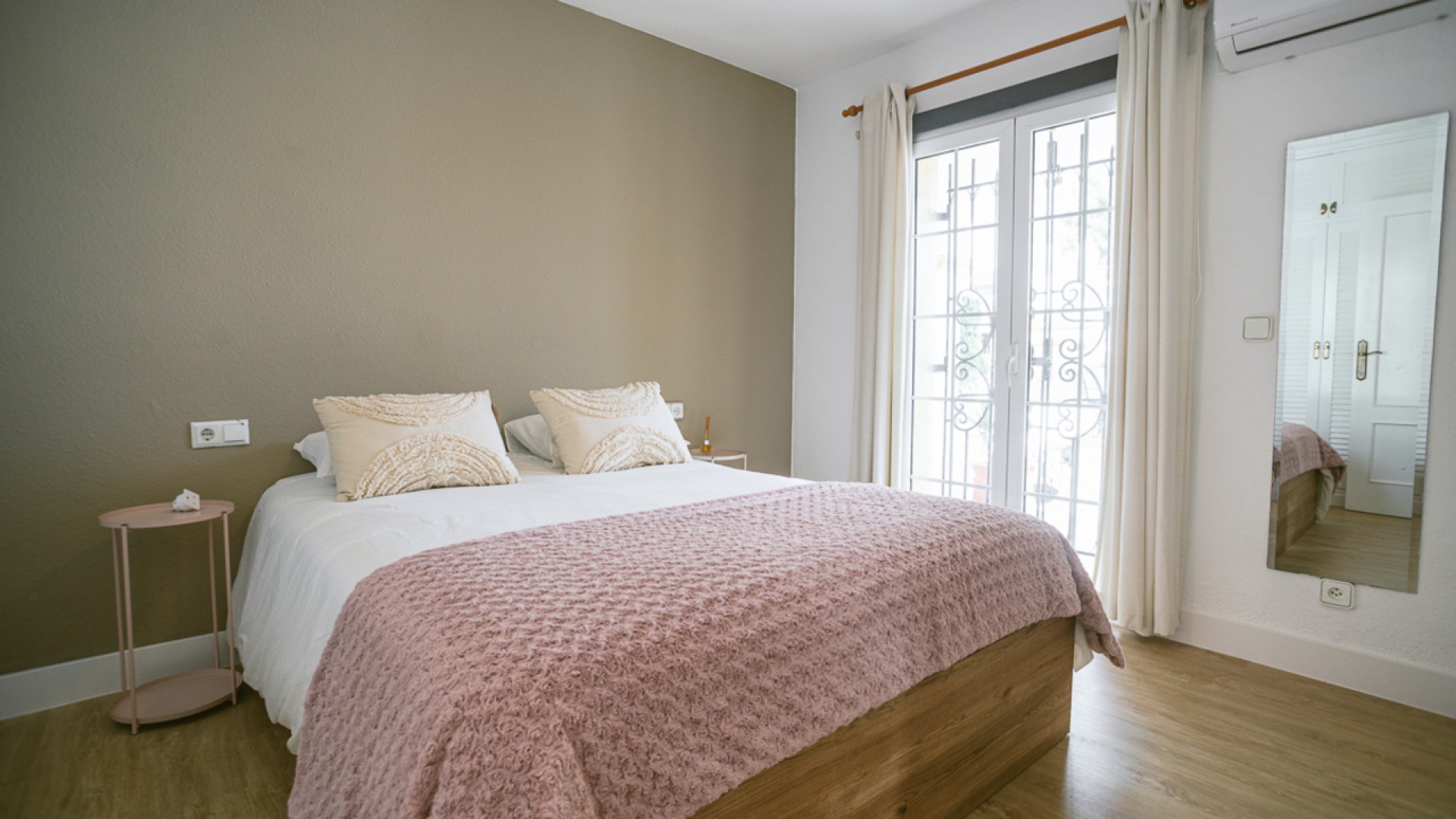 Herverkoop - Vrijstaande Villa -
Orihuela Costa