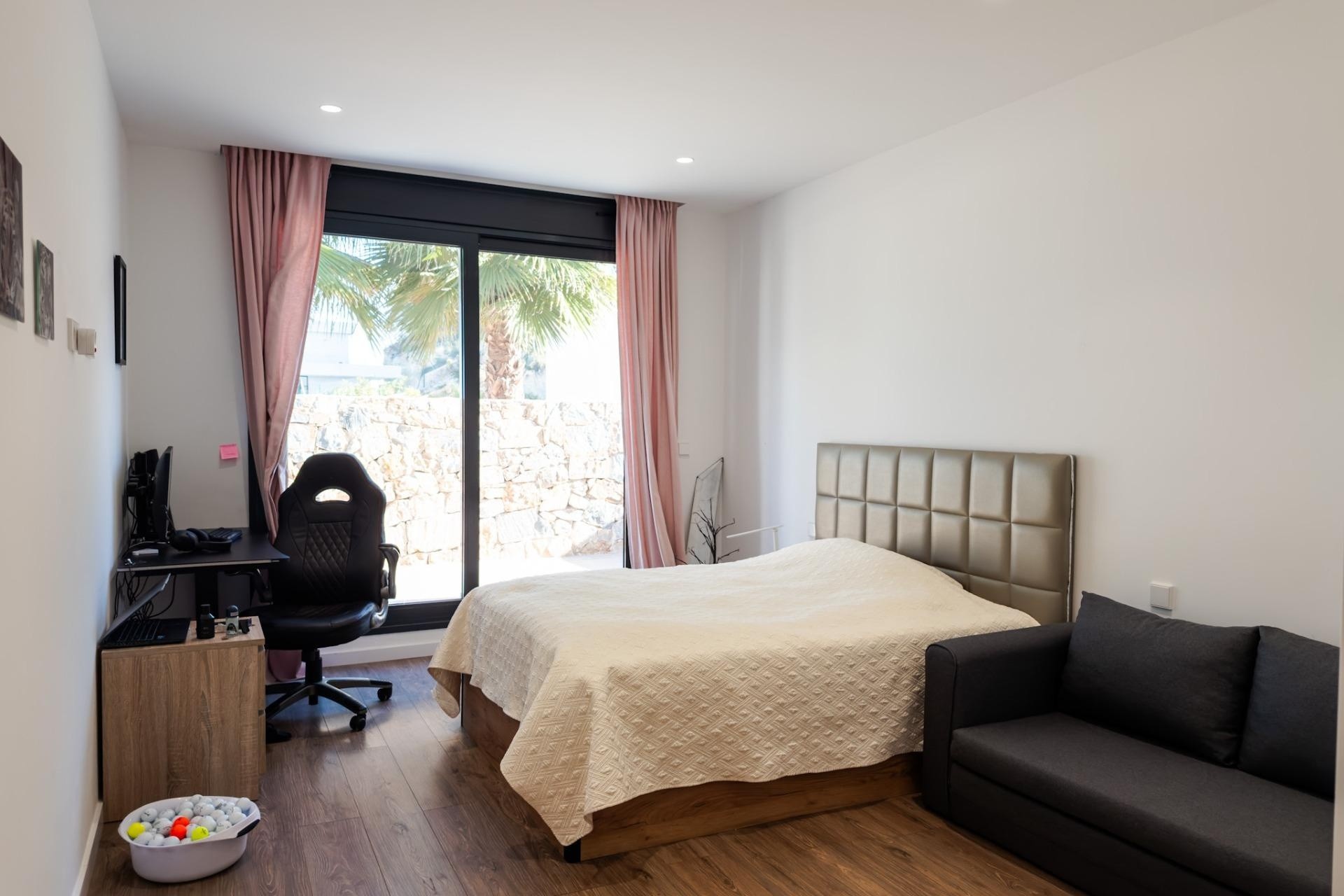Herverkoop - Vrijstaande Villa -
Orihuela - Las Colinas Golf