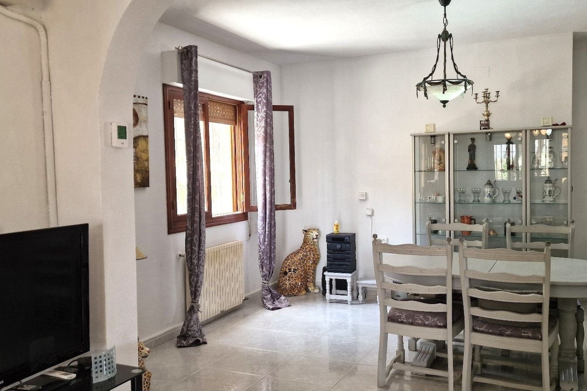 Herverkoop - Vrijstaande Villa -
Orihuela