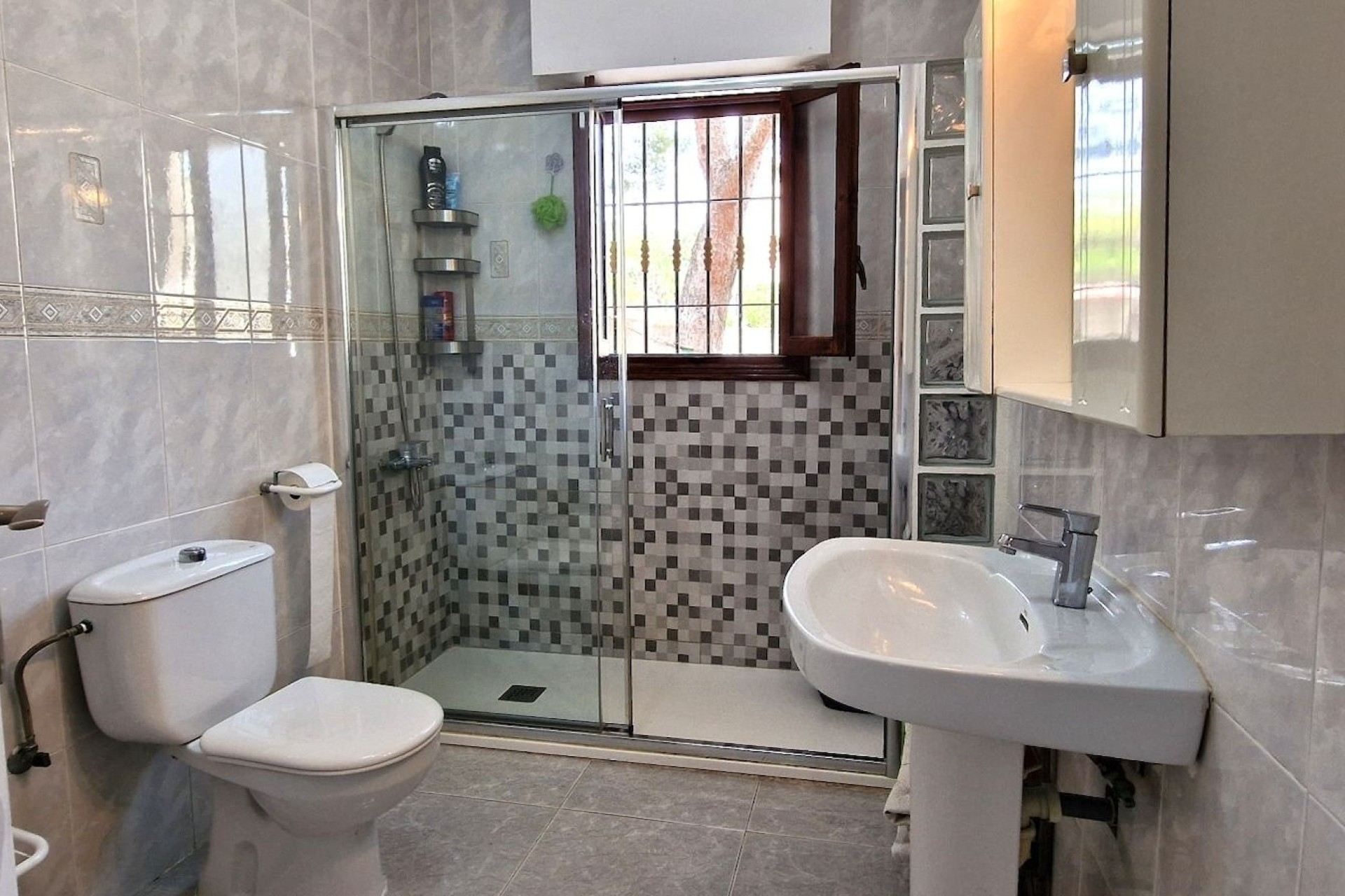 Herverkoop - Vrijstaande Villa -
Orihuela